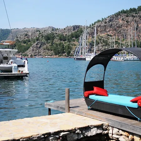 Cennet Marine Yacht Club 2*