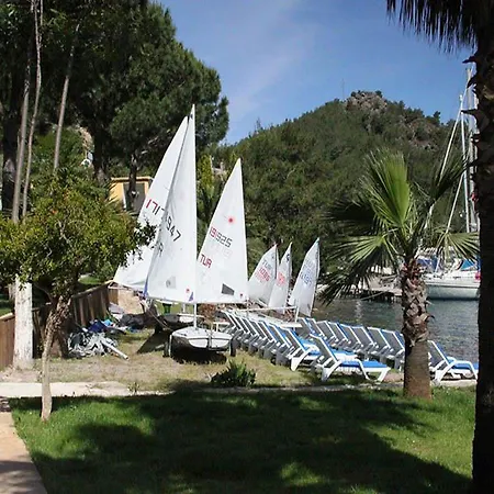 Cennet Marine Yacht Club 2*